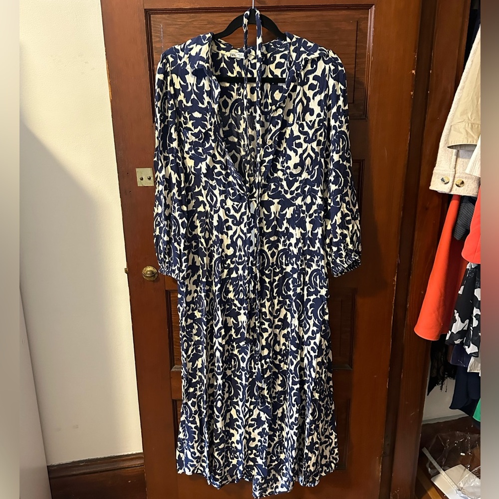 Zara Navy and White Long Sleeve Printed Midi Dress - Picture 6 of 7